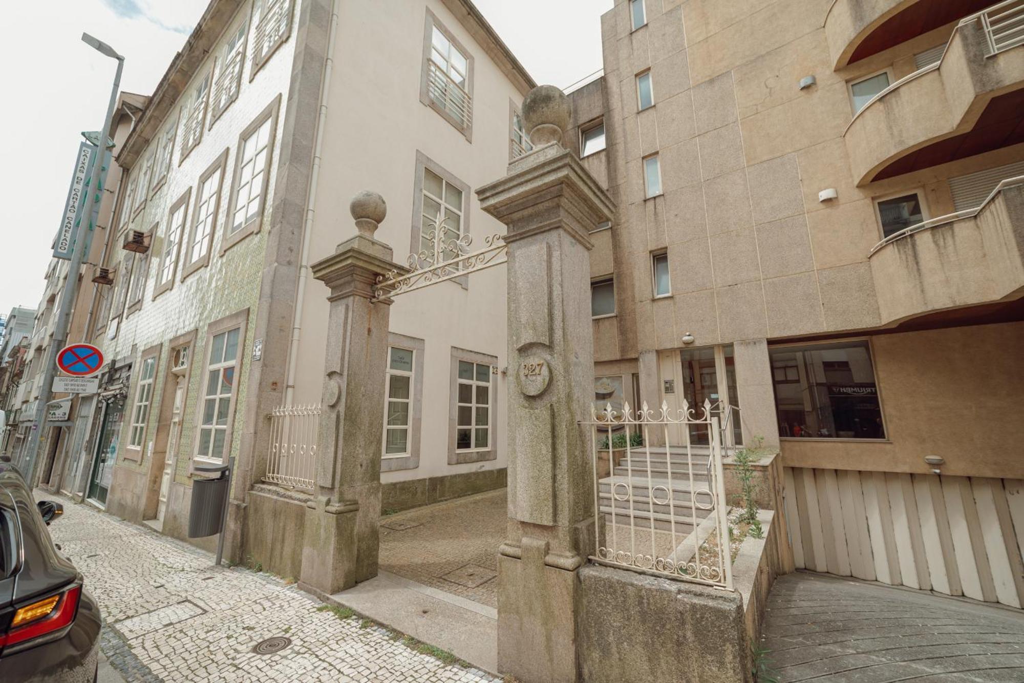 Downtown Trindade Apartment With Terrace By Vacationy Porto Buitenkant foto
